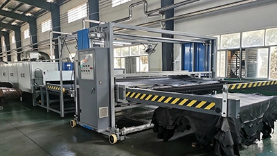 Máquina apiladora de cuero